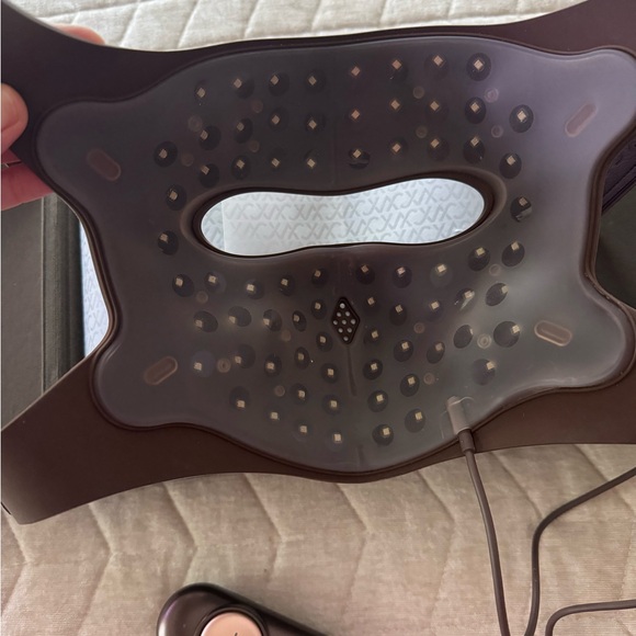 New JOVS 4D Red Light Laser Mask with Accessories - Picture 5 of 5